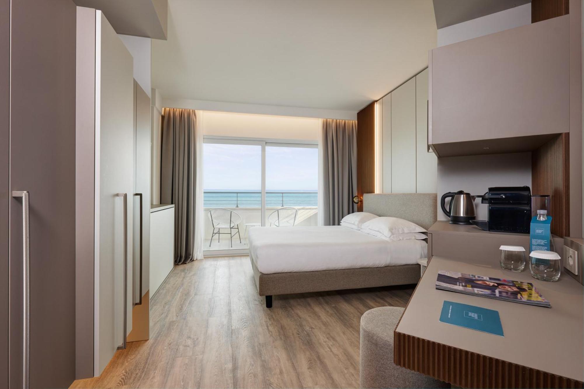 Adriatic Palace 4*